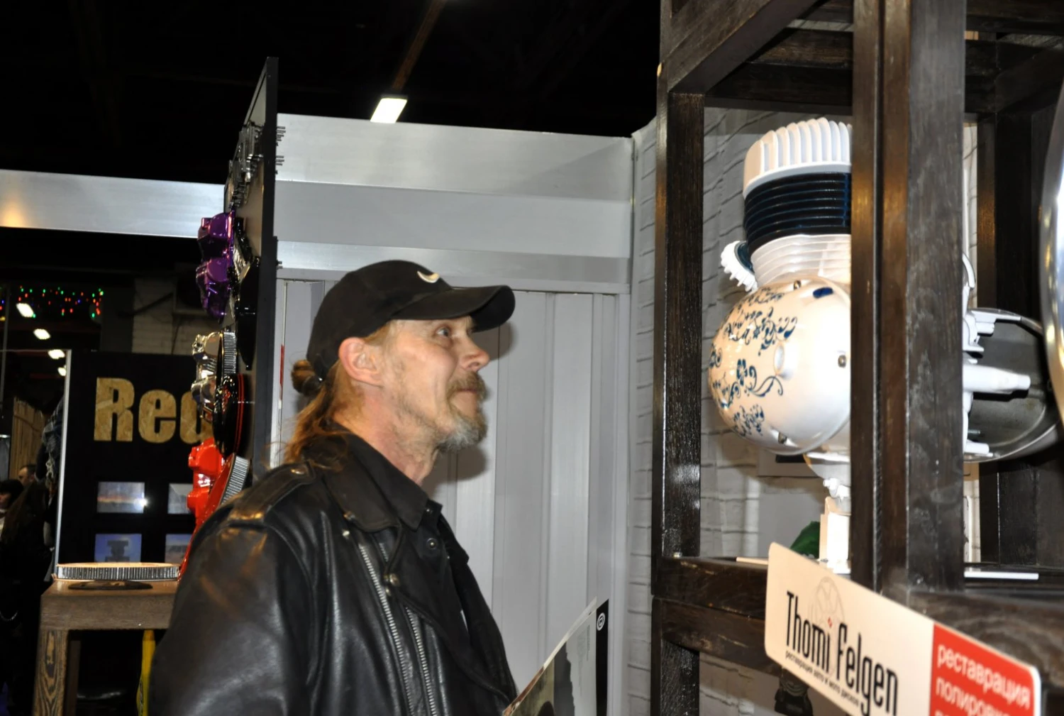 Thomi Felgen, двигатель от Явы, покрашенный в 2 цвета. Thomi Felgen, двигатель от Явы, покрашенный в 2 цвета.