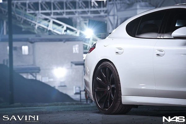 Ателье Savini Forged Wheels представила свои диски для N4S Porsche Panamera Black & White